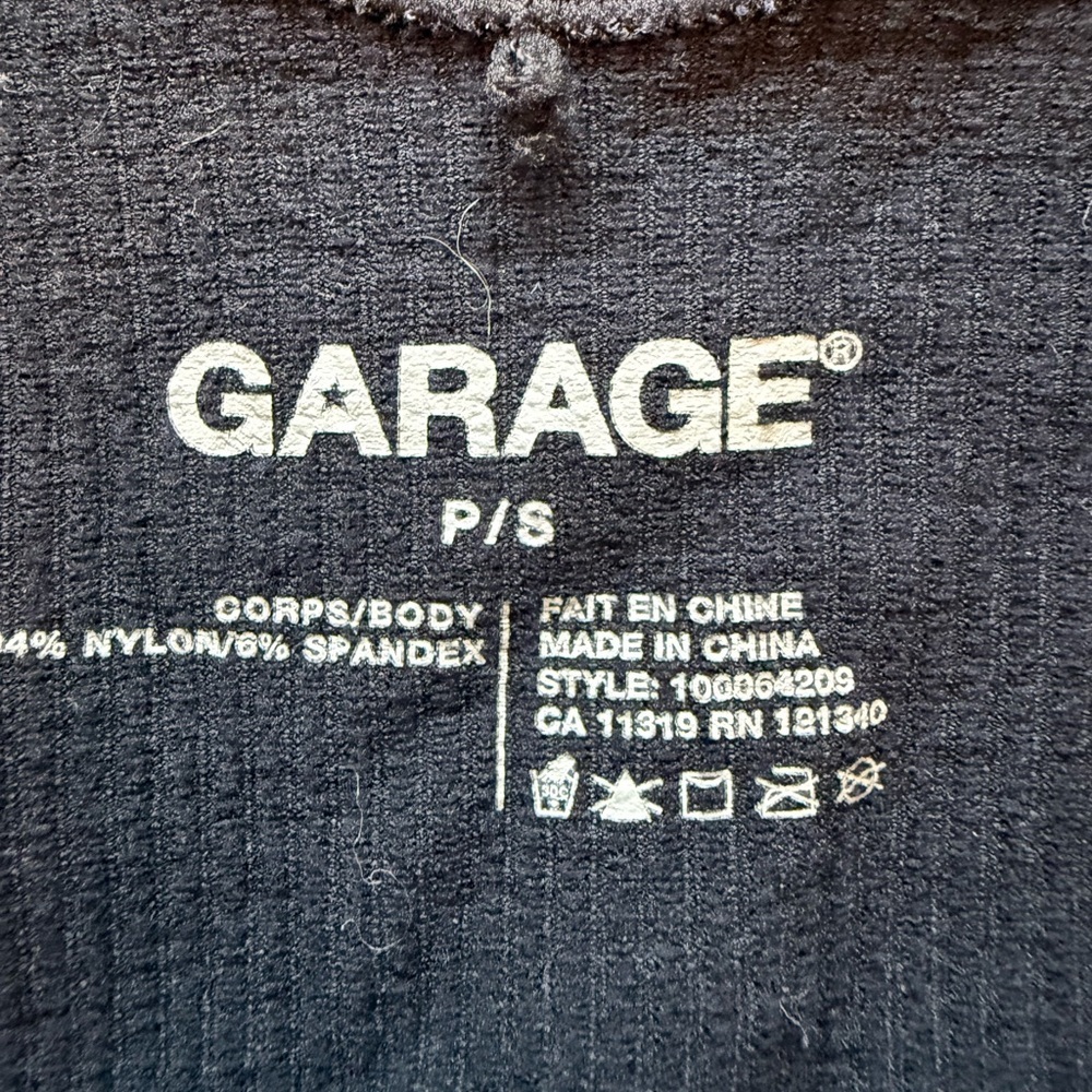 Garage Black Twist Front Crop Top Juniors size small - Picture 3 of 5